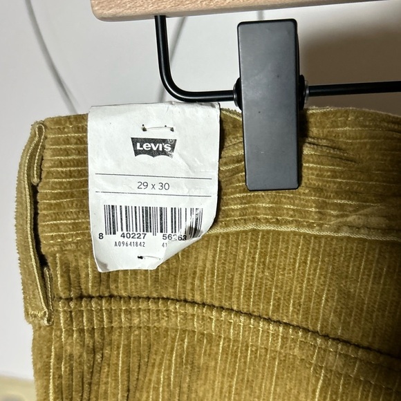 NEW Levi’s Midrise Straight Leg Dark Yellow Corduroy Pants, 29x30 - Picture 3 of 6